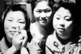 陕西90岁老太太，生前拒绝上户口，去世前交出一张照片，揭露身份图片