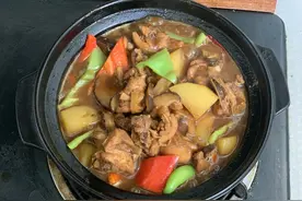 黄焖鸡家常做法，掌握好诀窍，鲜香可口，拌米饭一块吃美味又下饭图片