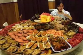 为了减肥，3年来仅靠水果度日的女孩，现在变成什么样了？图片