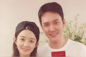 吃瓜！冯绍峰竟是国米球迷 带蓝黑围巾和舒淇赴圣西罗看球（图）图片