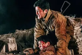 电影《长津湖》里的伍千里为何不让伍万里杀那个美军战俘？图片