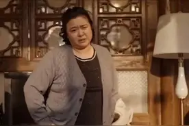 她是李亚鹏同学，因患病身材走样，时隔多年后靠一反配角色翻红图片