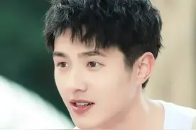 黑皮如何穿衣？男生黑皮肤穿搭指南图片