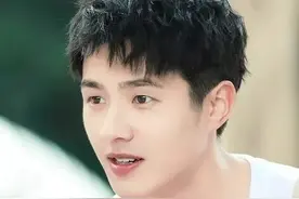 黑皮如何穿衣？男生黑皮肤穿搭指南图片