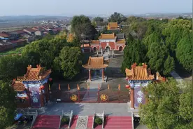 武圣关公的青龙偃月刀图片