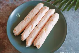香肠别买了，在家自己做，不用肠衣不用模具，鲜嫩弹牙，孩子爱吃图片