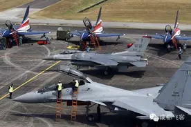 歼10与F16合影了，阵风战机跑来蹭照，三者性能谁更胜一筹？图片
