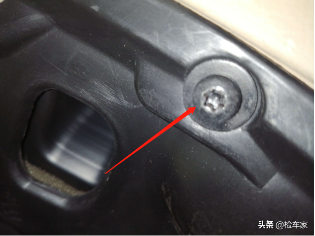 为啥奔驰S400L30万都没人买？网友：换块电池10万，爱得起伤不起