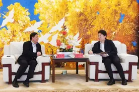 李永明拜会成都市委常委、副市长、成都高新区党工委书记曹俊杰图片
