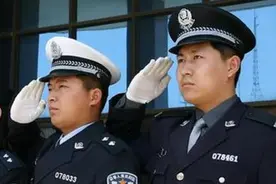 “带编岗位”和“五十万退伍费”，你会怎样选择？听听军人怎么说图片