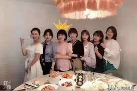 梁红晒给田娃老婆庆生的照片，原来是《乡村爱情》剧中的她图片