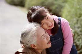 相比姥姥，为啥现实中很多孩子更亲近奶奶？原因有三，现实又残酷图片