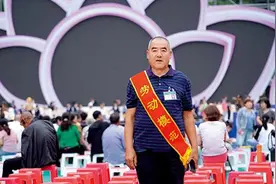 无私大爱洒人间——记山西省左权县桐峪镇桐滩村农民慈善家段伟明图片