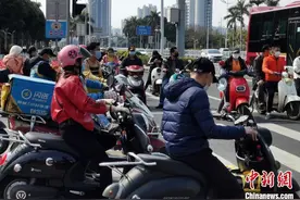 市场监管总局：严查哄抬头盔价格、串通涨价等行为图片