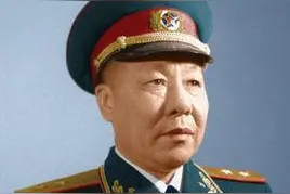 开国将帅（89）中将朱明图片