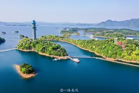 江西九江版千岛湖，面积是杭州西湖的54.4倍，美似“马尔代夫”图片