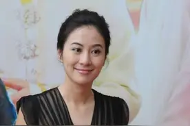 叶璇真够大胆，穿薄纱透视裙露玫红内搭，还挺好看图片