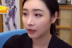 女流玩游戏遭弹幕恶意刷屏，破大防现场开喷图片