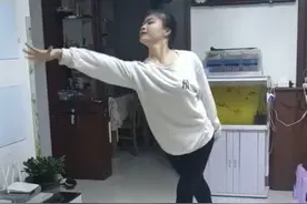 体育舞蹈充满激情，她每天打卡练习3个小时图片