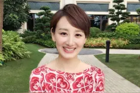 夫妻二人都是主持，恋爱8年才修成正果，今36岁连生2胎无心复出图片