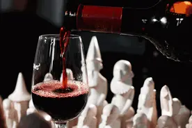 将爱车钥匙交酒吧代管之后......剧情狗血，让人措不及防！图片
