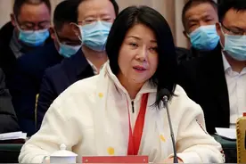 孔东梅：毛主席的外孙女，下巴有颗痣，曾因家庭困难无奈求助国家图片