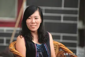 “辞职看世界”的网红女老师“归来”，6年间开店结婚生女，现状引争议图片