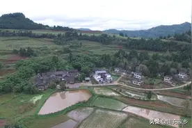 四川南充：农村老的四合院，朝门八字形结构，周边非常少见图片