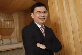 从乡村教师到广西第一富豪：他白手起家，卖房创业实现人生逆袭图片