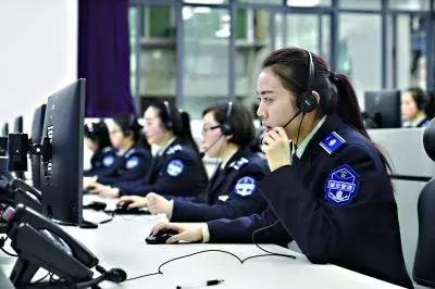请回答:她的小爆脾气易燃易炸却让我欲罢不能,肿么办?