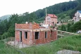 老话说：“建房不建丁字口，造屋不造山脊首”有何道理？准吗？图片