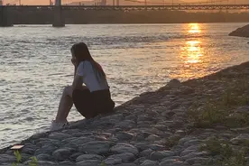 黄河边的落日晚霞美轮美奂，兰州探店莫高大道希尔顿欢朋图片