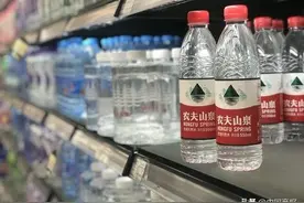 农夫山泉老板钟睒睒成亚洲首富，“卖水”这么赚钱？图片