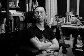 丁太昇罕见吃瘪，被何洁怼到语无伦次，有谁注意到苏醒的小动作？图片
