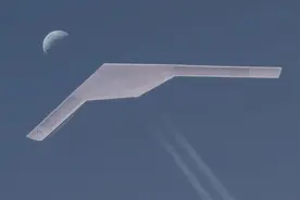 飞翼无人机现身菲律宾，RQ180投入实战？翼展比波音747都大图片