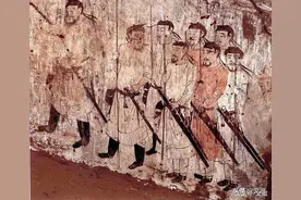 疑似隋太子杨勇墓内壁画证实，隋唐横刀盛行，造型以无环横刀为主图片