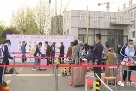 莒县各高级中学和中职学校毕业班学生返校复学图片
