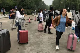 25年翻了5倍生活费，大学生为啥还是钱不够花图片