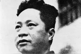 叶挺遇难时，飞机上还有三个人，地位皆在叶挺之上，他们是谁图片