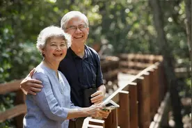 人过六十，真爱的夫妻，有这几个特征图片