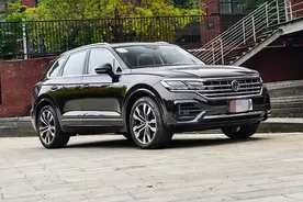 开完大众途锐，再换到沃尔沃XC90上，车主：对比差距明显图片