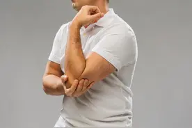 服用他汀类药物时，胳膊肌肉疼，会不会是横纹肌溶解症？图片
