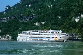 去三峡旅游选择下水好还是上水好？图片