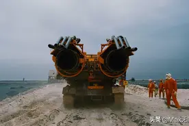 最强大的消防车，用战机引擎和坦克合并打造，专为井喷火焰而生图片