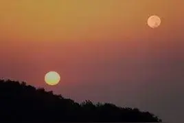 日月同辉藏头诗六首图片