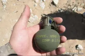 假如手雷在爆炸之前用钢盔扣住，然后人压上去，会发生什么？图片