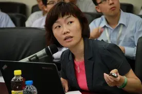 金牌女秘书朱旭年薪849万！从“土气小妹”逆袭成美艳董事秘书图片