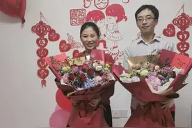 抗“疫”战场上的别样婚礼图片