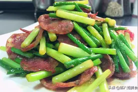 炒香肠，先蒸再炒还是直接炒？教你正确做法​，香肠口感好味道香图片