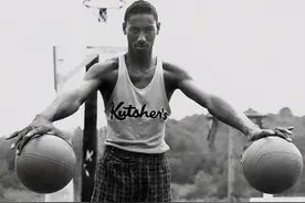 为何说单看天赋 奥尼尔远不及张伯伦？看完数据对比后无话可说图片